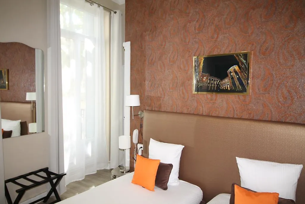 Regina Boutique Hotel Avignon 3*,